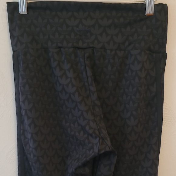 adidas Black Patterned Leggings - Picture 8 of 9